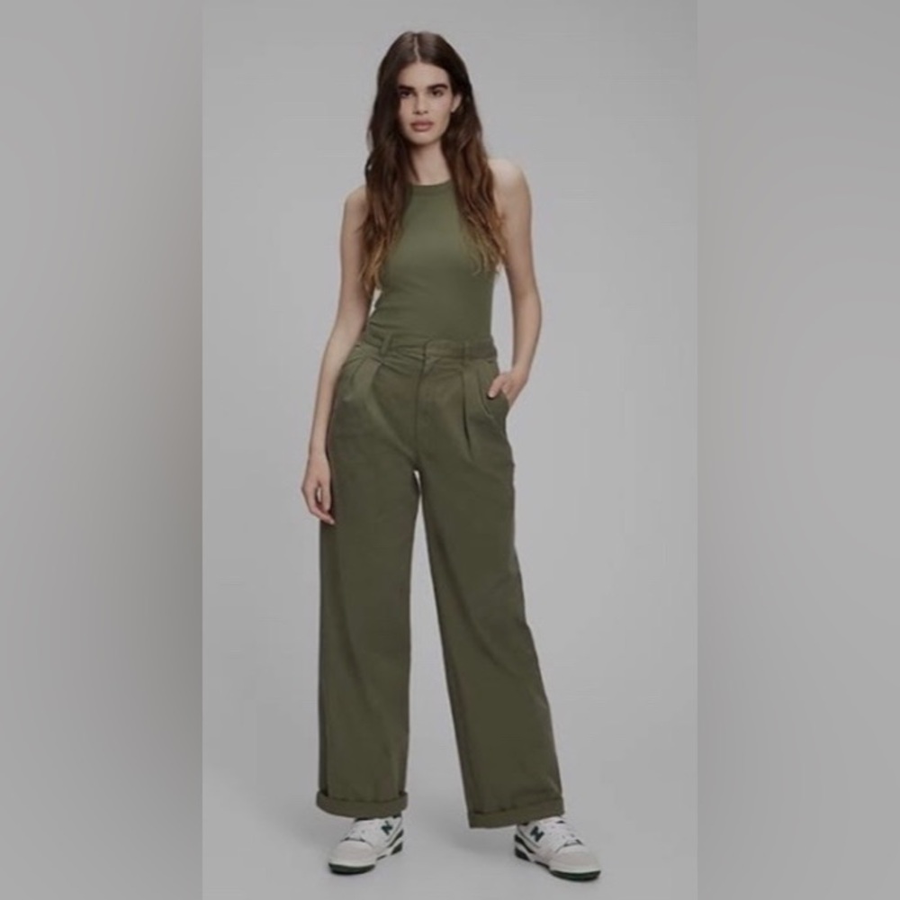 NWT GAP High Rise‎ Pleated Wide Leg Khakis In Army Jacket Green